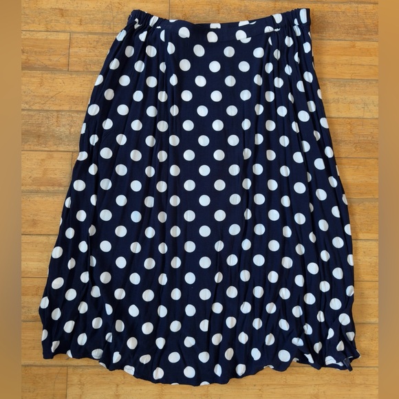 Navy & white polka dot button skirt - Picture 2 of 5